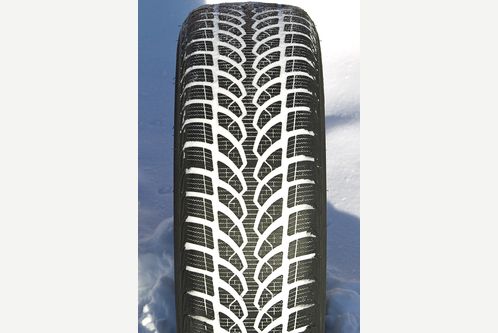 Bridgestone Blizzak LM 32